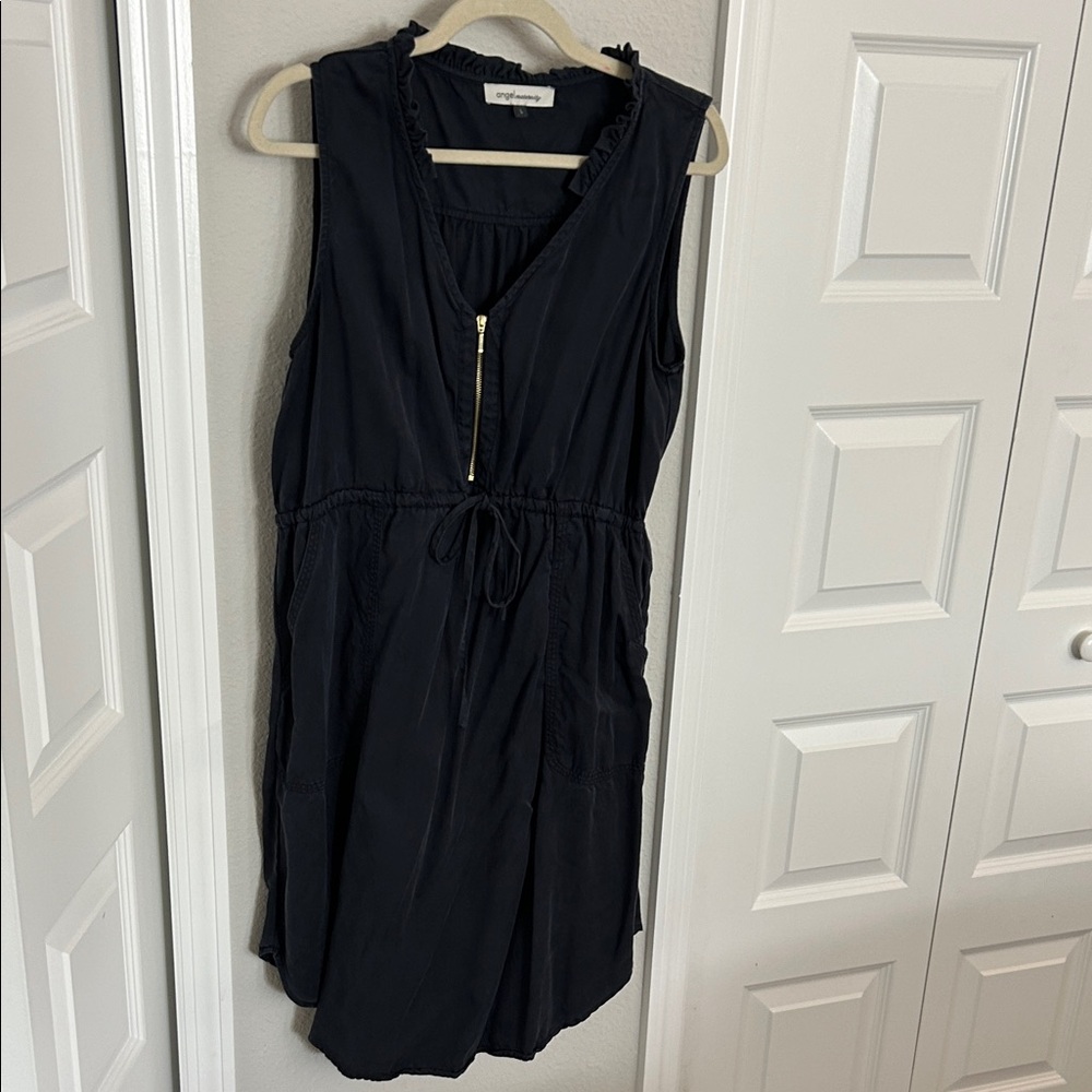 Black Sleeveless Dress